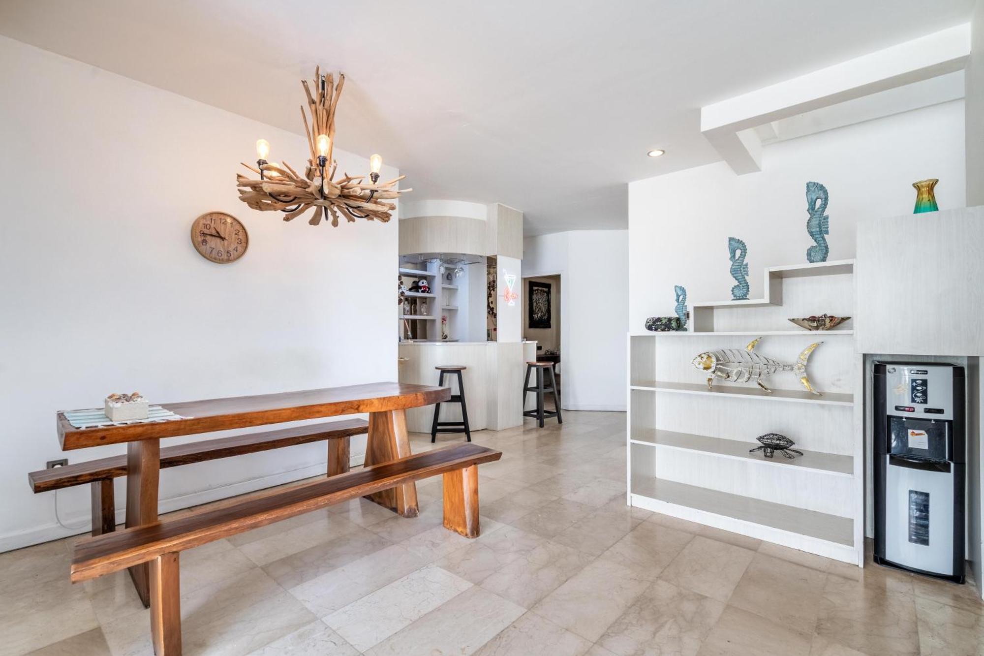 Master In Pool -ideal For Entertaining Homestay *