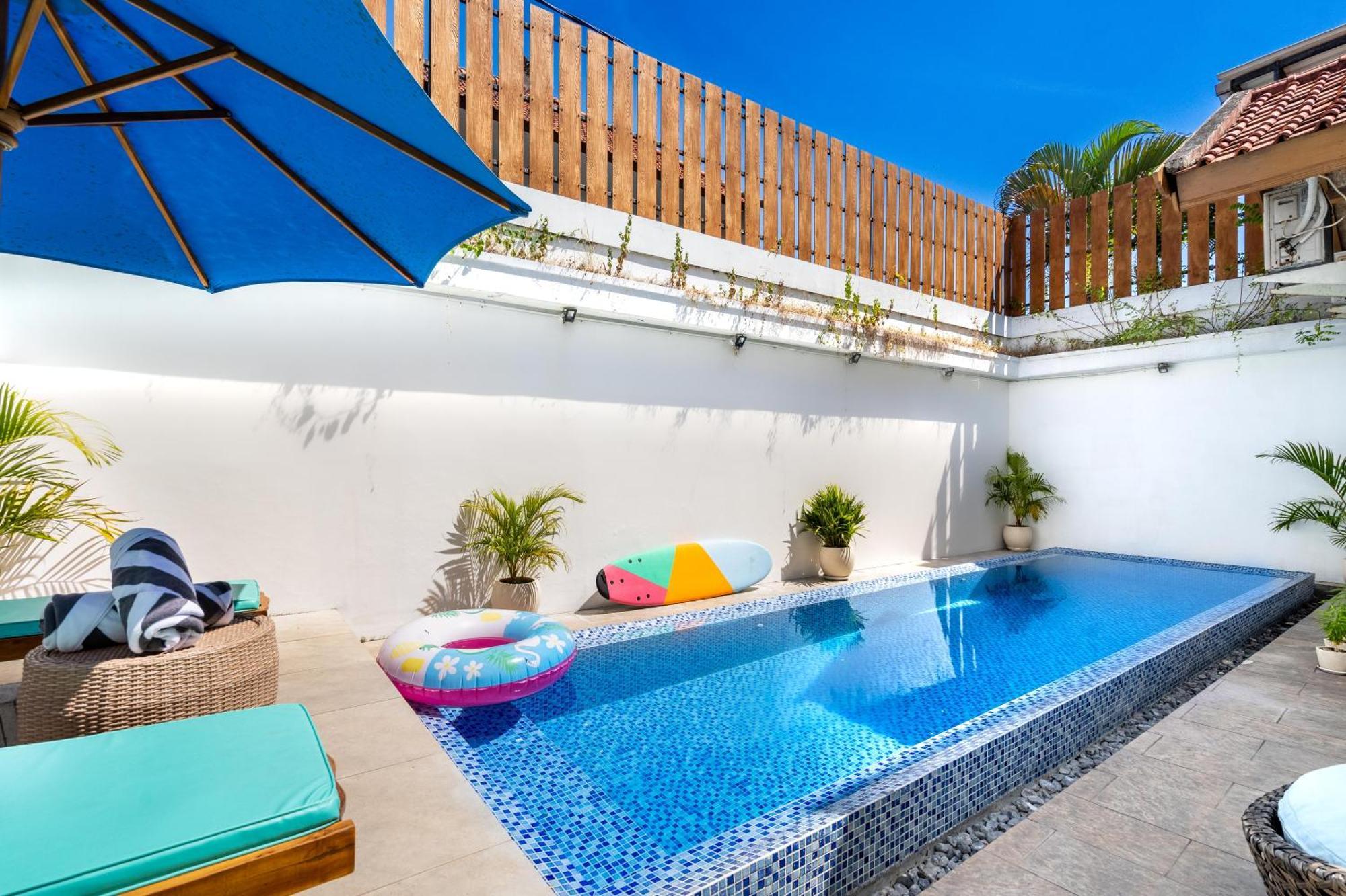 Master In Pool -ideal For Entertaining Homestay Seminyak (Bali)